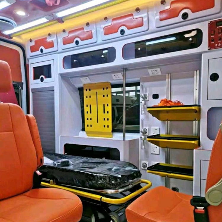 鹿寨长途救护车护送病人租赁价格